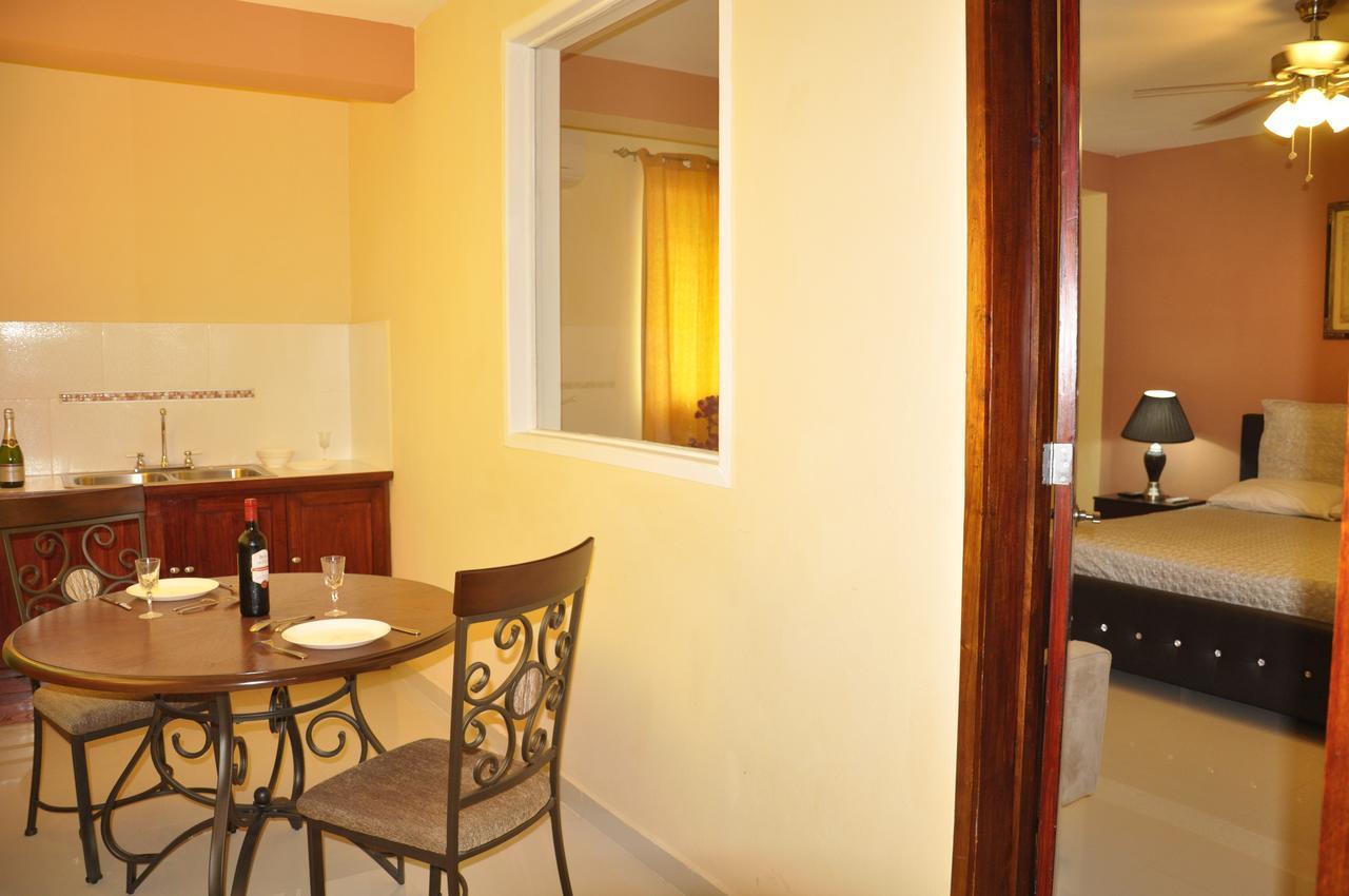 Sams Hotel Port-au-Prince Exterior photo